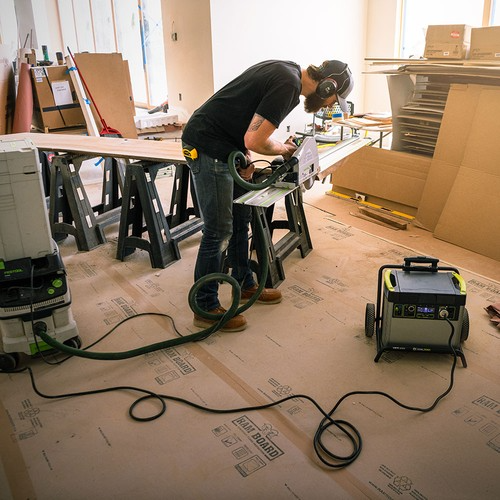 Yeti 3000X + Ranger 300 BC Solar Generator